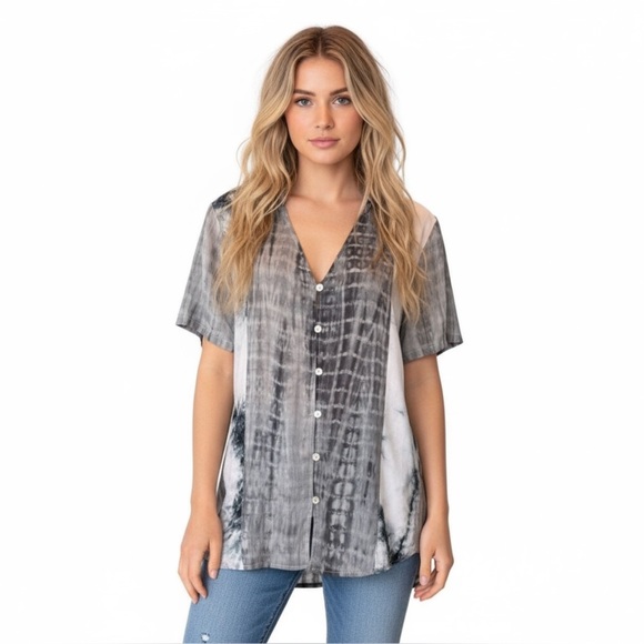 NEW POL Gray Tie Dye Boho Button Front Top - Picture 1 of 6
